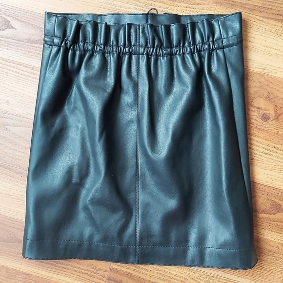 NWT H&M Mini Faux Leather Skirt - Picture 4 of 7